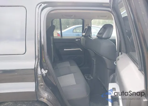 2008 Jeep Patriot Sport z USA, uszkodzony, nr VIN 1J8FF28W38D682558